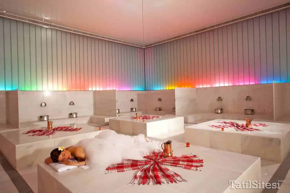 Adam & Eve Hotel (+16) 